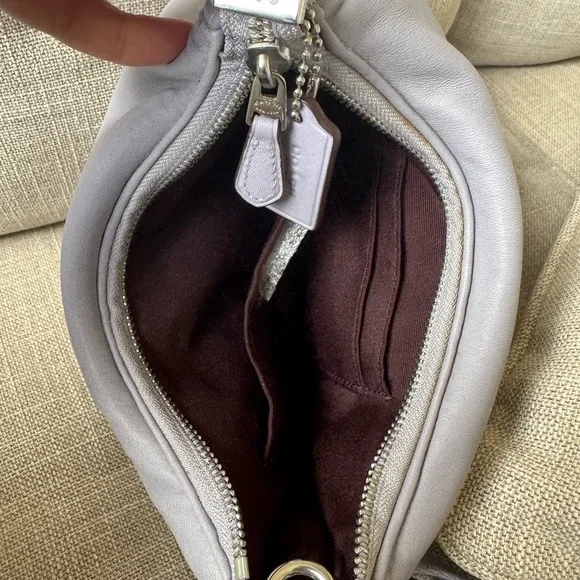 Coach Teri crossbody Bag puffy and quilted lilac leather - Picture 6 of 17